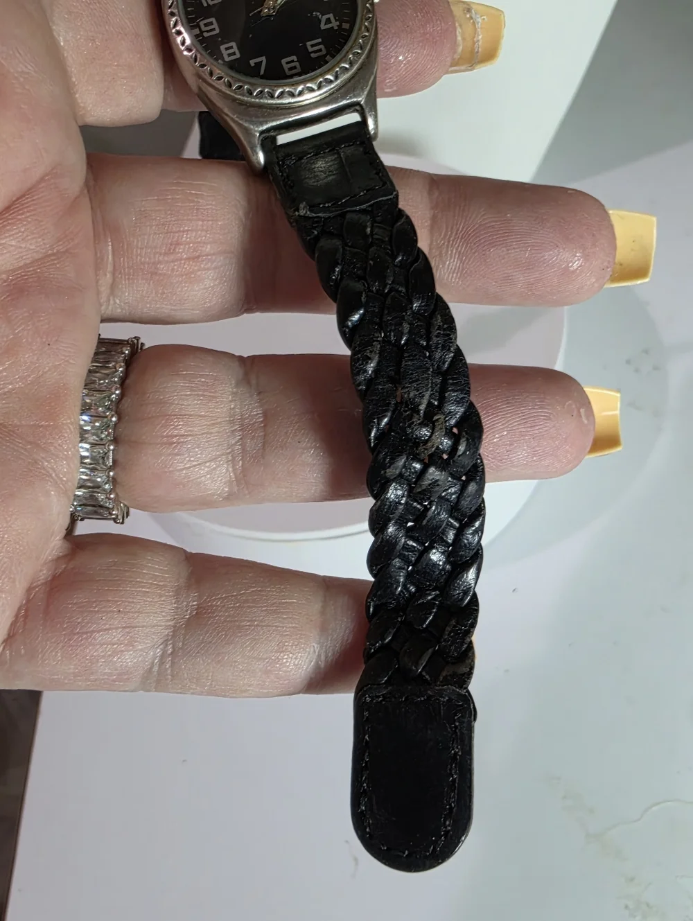 VINTAGE FOSSIL WATCH. W GENUINE LEATHER BAND. WILL INSTALL BATTERY B4 SHIPPING_6